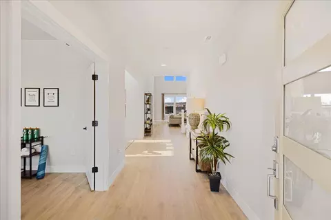 Entry Way - 1226 Stonegate Dr #329, Eagle Point, OR 97524 photo 1 of 4