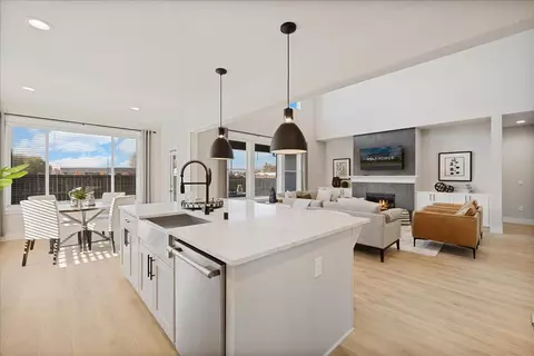 Kitchen - 1226 Stonegate Dr #329, Eagle Point, OR 97524 photo 1 of 5