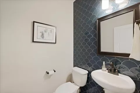 Bath - 1226 Stonegate Dr #329, Eagle Point, OR 97524 photo 5 of 5