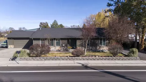 2649 SW Quartz Ave, Redmond, OR 97756