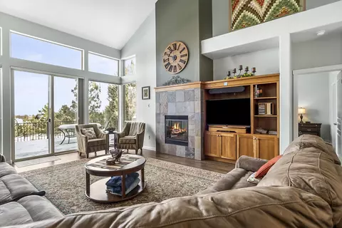10717 Village Loop, Redmond, OR 97756