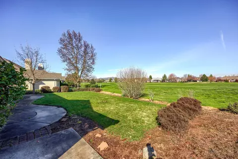 Exterior - 159 Pine Lake Dr, Eagle Point, OR 97524 photo 5 of 7