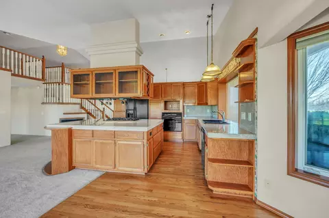 Kitchen - 159 Pine Lake Dr, Eagle Point, OR 97524 photo 3 of 6