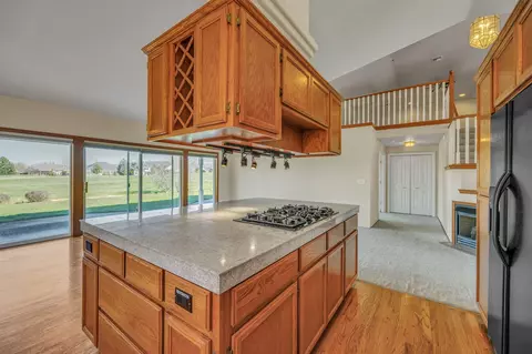 Kitchen - 159 Pine Lake Dr, Eagle Point, OR 97524 photo 4 of 6