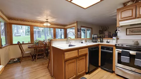 Kitchen - 207 Danconia Dr, Trail, OR 97541 photo 5 of 5