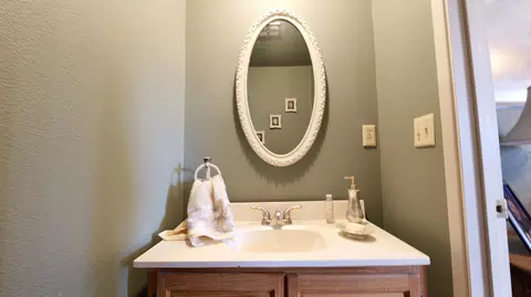 Bath - 207 Danconia Dr, Trail, OR 97541 photo 2 of 5