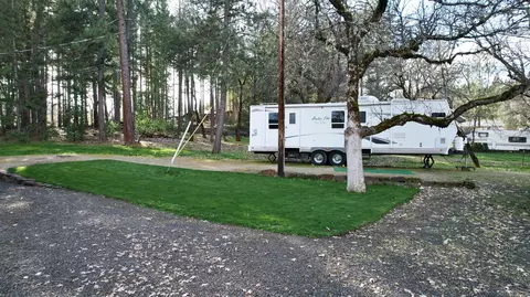 View/Area - 207 Danconia Dr, Trail, OR 97541 photo 2 of 10