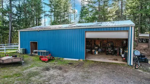 Exterior - 207 Danconia Dr, Trail, OR 97541 photo 6 of 13