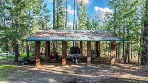 Exterior - 207 Danconia Dr, Trail, OR 97541 photo 5 of 13