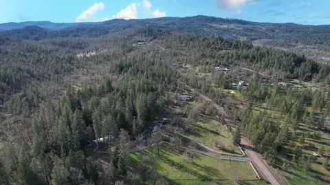 View/Area - 207 Danconia Dr, Trail, OR 97541 photo 4 of 10