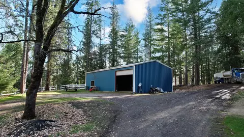 Exterior - 207 Danconia Dr, Trail, OR 97541 photo 3 of 13