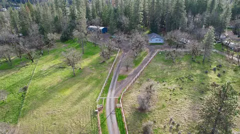 View/Area - 207 Danconia Dr, Trail, OR 97541 photo 8 of 10