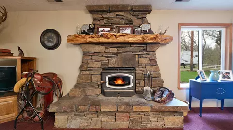 Dining - 207 Danconia Dr, Trail, OR 97541 photo 3 of 3