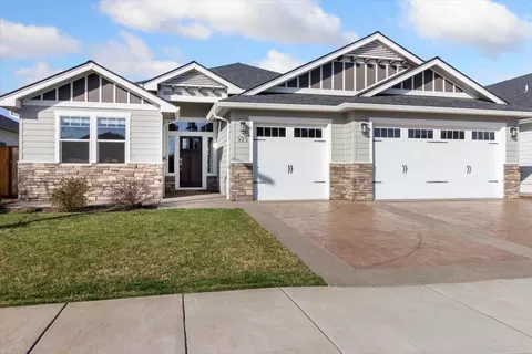 Exterior - 973 Arrowhead Trl, Eagle Point, OR 97524 photo 11 of 11