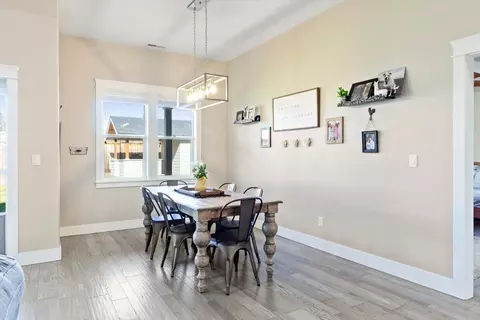Dining - 973 Arrowhead Trl, Eagle Point, OR 97524 photo 1 of 1