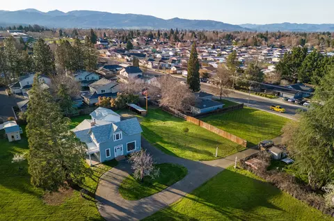 1007 Garfield St, Medford, OR 97501