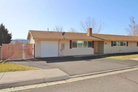 10068 Westbrook Dr, Klamath Falls, OR 97603