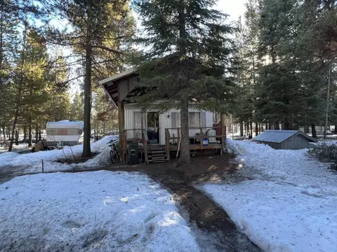 16151 South Dr, La Pine, OR 97739