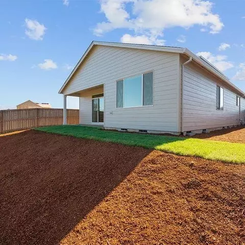 Exterior - 1232 Stonegate Dr #460, Eagle Point, OR 97524 photo 5 of 5