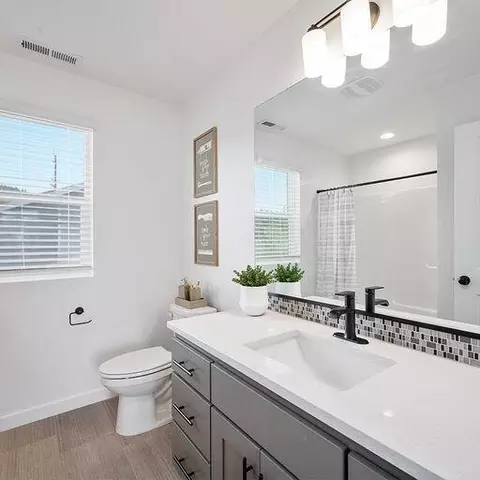 Bath - 1232 Stonegate Dr #460, Eagle Point, OR 97524 photo 5 of 6
