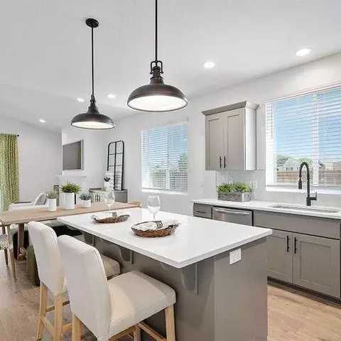 Kitchen - 1232 Stonegate Dr #460, Eagle Point, OR 97524 photo 1 of 5
