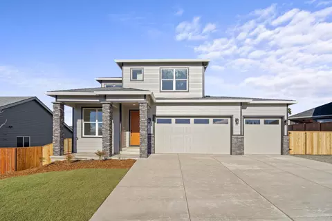 1232 Stonegate Dr #460, Eagle Point, OR 97524