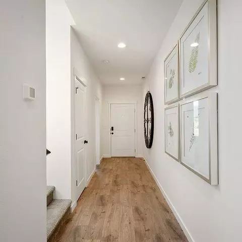 Entry Way - 1232 Stonegate Dr #460, Eagle Point, OR 97524 photo 1 of 3