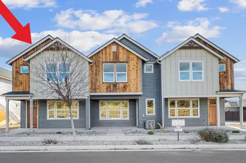 3944 SW Badger Ave #136, Redmond, OR 97756