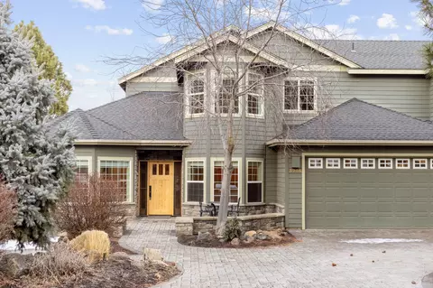 3205 NW Fairway Heights Dr, Bend, OR 97703