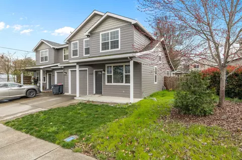 1009 Megan Ln, Phoenix, OR 97535