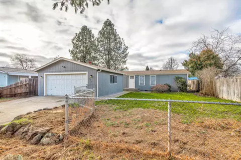 1427 Brentcrest Dr, Medford, OR 97501