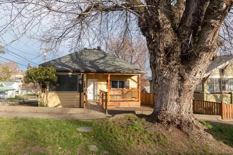 422 NW 8th St, Pendleton, OR 97801