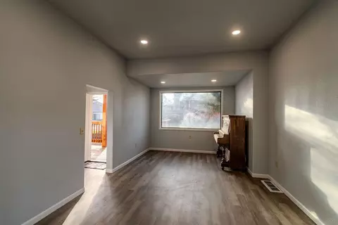 422 NW 8th St, Pendleton, OR 97801 photo 2