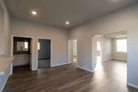422 NW 8th St, Pendleton, OR 97801 photo 3