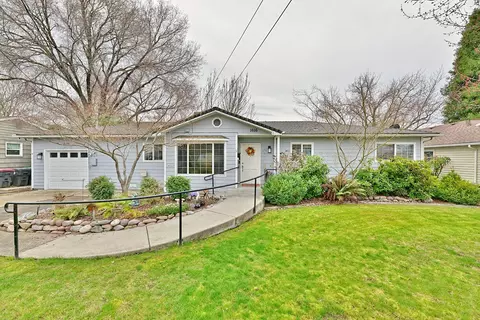 1616 Lenora Dr, Medford, OR 97504