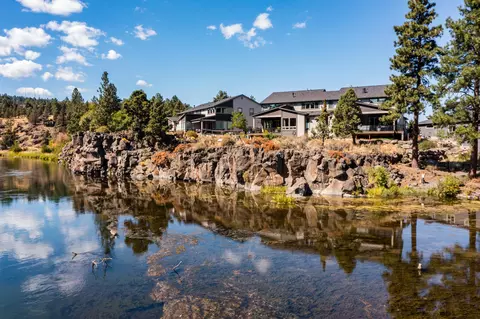 2544 NW Rippling River Ct, Bend, OR 97703