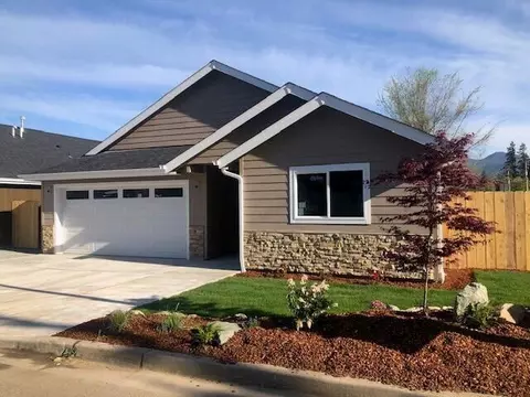1429 SE Paytons Way, Grants Pass, OR 97527