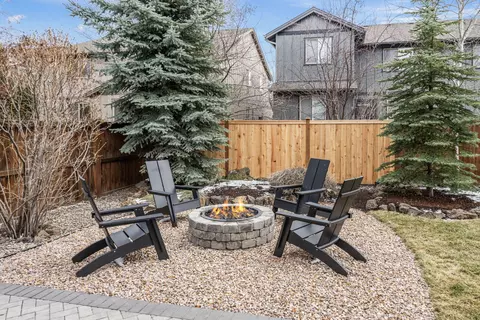 Exterior - 21163 Clairaway Ave, Bend, OR 97702 photo 4 of 7