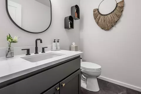Bath - 21163 Clairaway Ave, Bend, OR 97702 photo 1 of 4