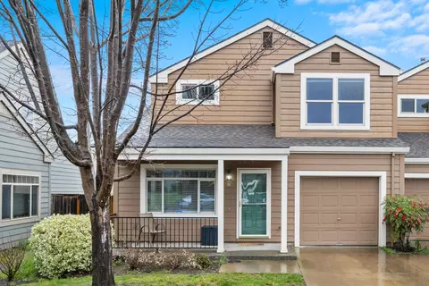 96 Crocker St, Ashland, OR 97520