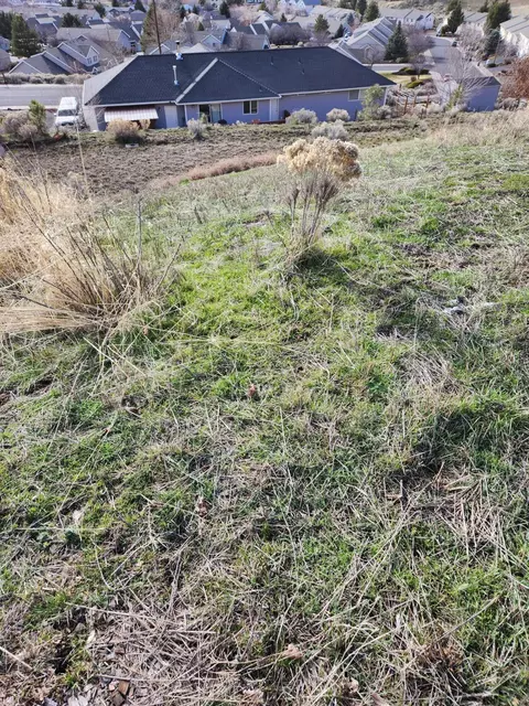 880 W View Dr, Klamath Falls, OR 97603