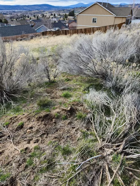 860 W View Dr, Klamath Falls, OR 97603