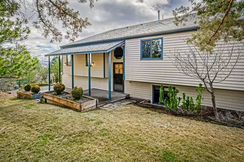 3313 SW 34th St, Redmond, OR 97756