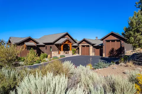 10955 Summit Ridge Ct, Redmond, OR 97756