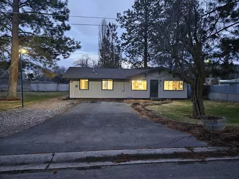 616 Front St, Klamath Falls, OR 97601