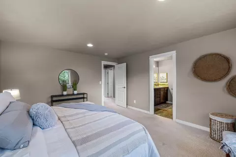 Bedroom - 63273 NW Newhall Pl, Bend, OR 97703 photo 2 of 3