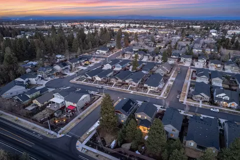 View/Area - 63273 NW Newhall Pl, Bend, OR 97703 photo 2 of 5