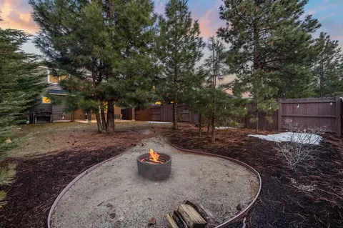 Exterior - 63273 NW Newhall Pl, Bend, OR 97703 photo 6 of 9