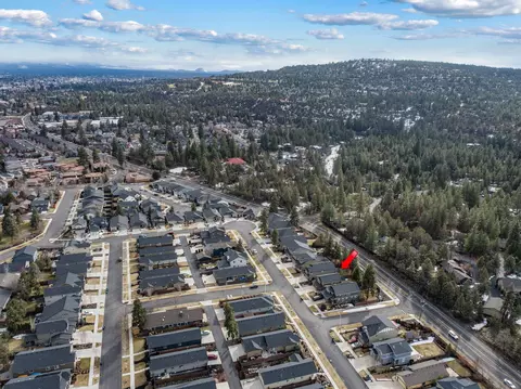 View/Area - 63273 NW Newhall Pl, Bend, OR 97703 photo 5 of 5