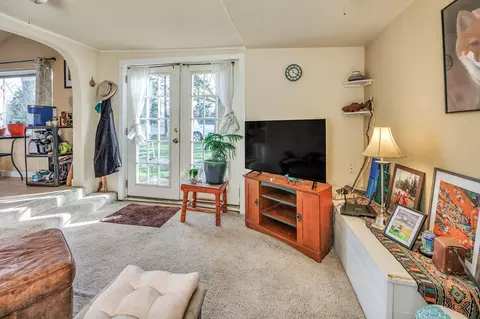 Living - 3748 Hilsinger Rd, Phoenix, OR 97535 photo 5 of 5